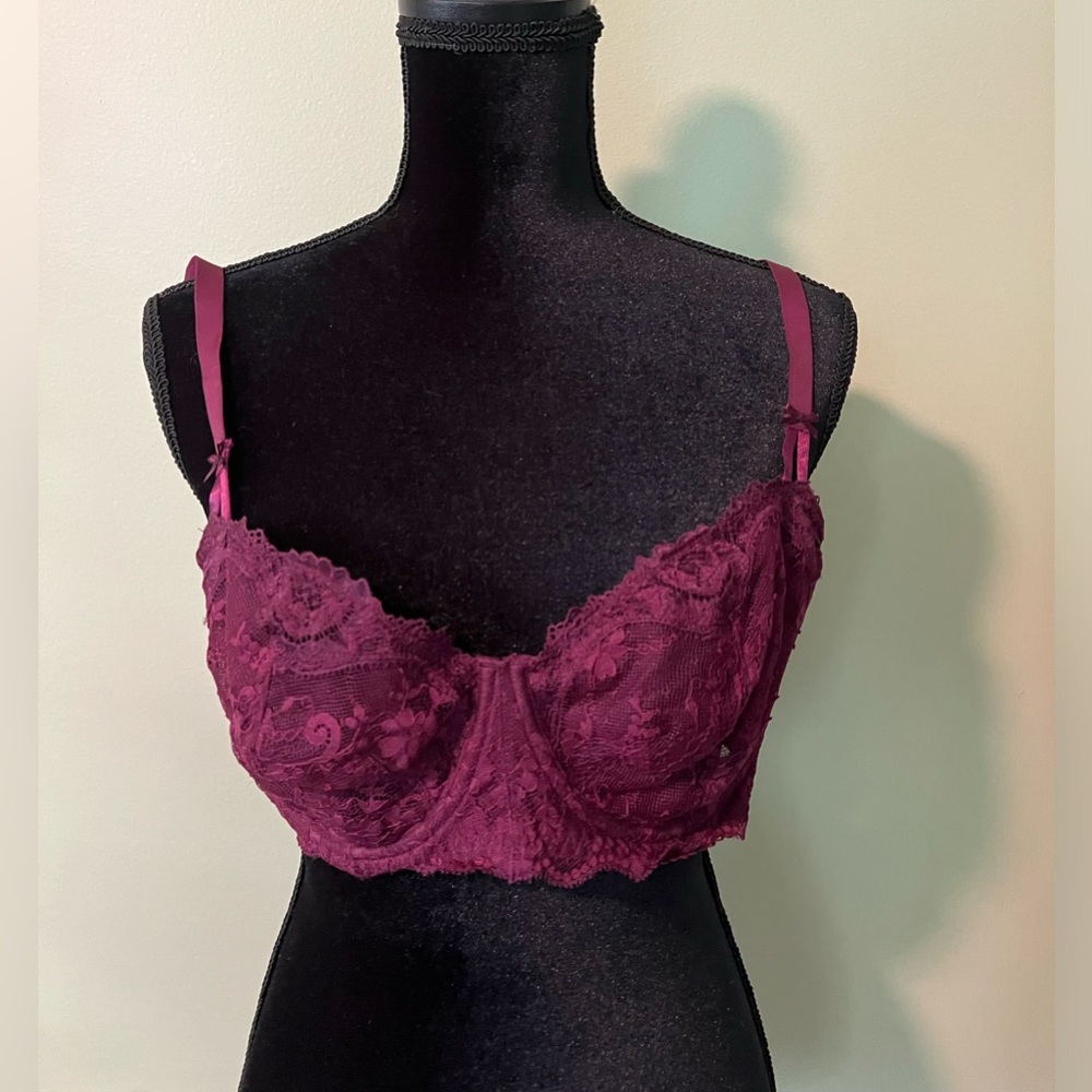 NWT Victorias Secret Demi lined bra (38DD)